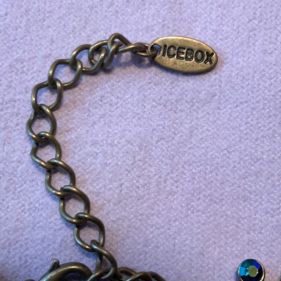 ICEBOX vintage blue crystal bracelet with antique brass finish. - Picture 5 of 5